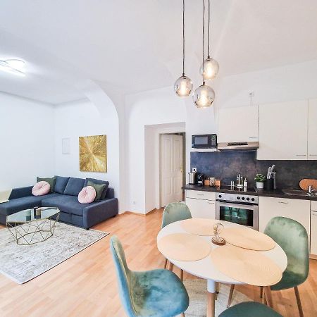 Feelhome - Design Apartment Fuer 4 Gaeste - Smart Tv - Naschmarkt Vienna Exterior photo