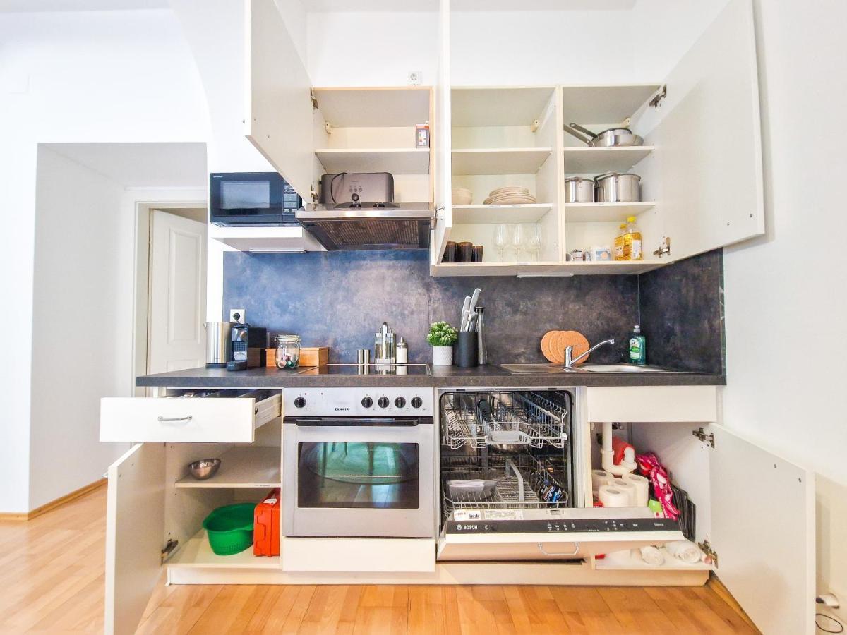 Feelhome - Design Apartment Fuer 4 Gaeste - Smart Tv - Naschmarkt Vienna Exterior photo